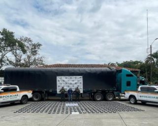 Capturado hombre en el Quindío con 393 kilos de clorhidrato de cocaína que transportaba en un tractocamión
