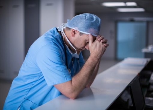 El impacto del síndrome de desgaste profesional en los médicos españoles: 24 % lo sufre