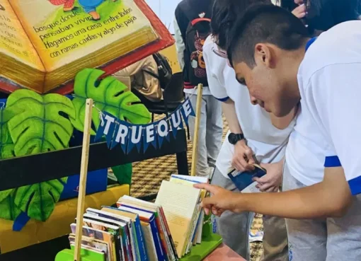 Biblioteca Carmelina Soto Valencia en la FILAQ 2024: un rincón para el amor por la lectura