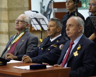 Reconocimiento al Cuerpo de Bomberos Voluntarios de Armenia y a líderes destacados de la ciudad