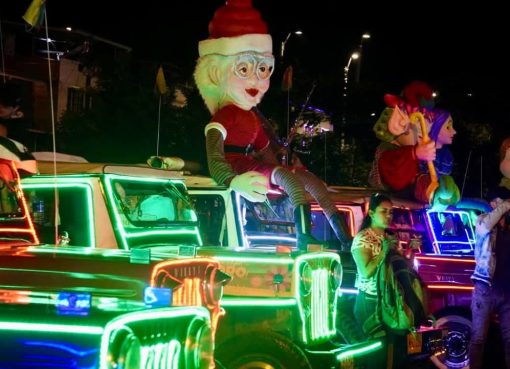 Armenia celebra la Navidad con música y caravanas iluminadas