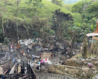 17 damnificados, un lesionado y siete casas consumidas tras incendio en Calarcá