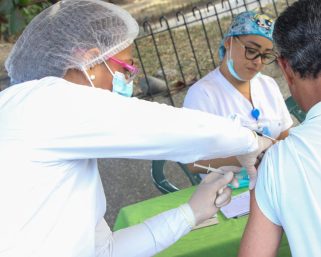 Vacunación gratuita contra la fiebre amarilla en el Centro de Salud Piloto Uribe de Armenia