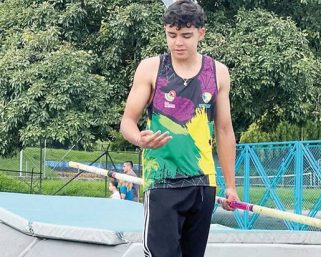 Quindiano Simón Gallego, bronce en pértiga en Campeonato Nacional de Saltos y Pruebas Combinadas