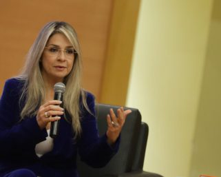 “Petro está haciendo campaña con la plata de los colombianos”: Vicky Dávila, periodista y candidata presidencial