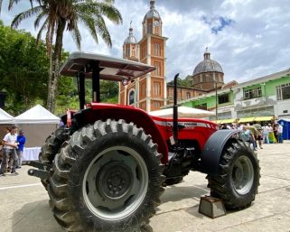 Génova recibió impulso agrologístico con entrega de maquinaria