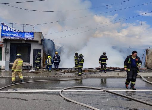 Incendio estructural en Armenia dejó 16 personas damnificadas
