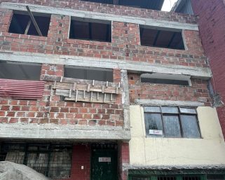 Suspenden construcción de cuatro pisos en el norte de Armenia por falta de licencia urbanística