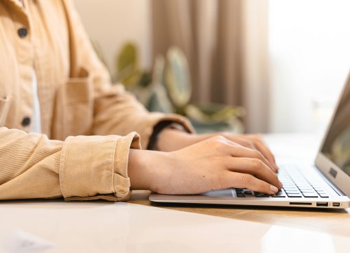 Últimos días para aplicar a convocatoria en habilidades digitales: son 10.000 becas