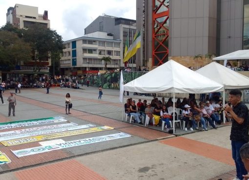 Sindicato Único de Trabajadores de la Educación del Quindío, con plantón cultural, apoya las reformas sociales y la consulta popular del Gobierno Petro