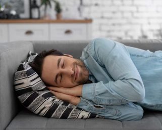 Un estudio indica que dormir la siesta en exceso incrementa el riesgo de muerte