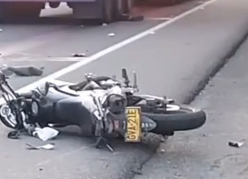Mujer motociclista murió en siniestro vial en La Tebaida