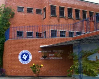 ¿Cuál es la situación de la Institución Educativa INEM de Armenia y qué se contempla?