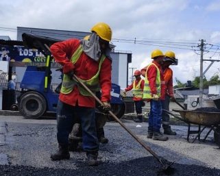 Avanza en Armenia mantenimiento de malla vial de la ciudad