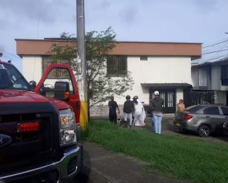 Explosión de cilindro a gas al interior de vivienda dejó dos personas heridas en el barrio La Patria de Armenia