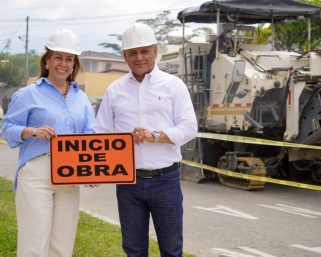 Inició, con la entrega de maquinaria pesada al municipio, la rehabilitación vial de los 12 kilómetros en Armenia