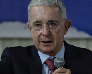 Histórico fallo: expresidente Álvaro Uribe es condenado en primera instancia a 12 años de detención domiciliaria por fraude procesal y soborno