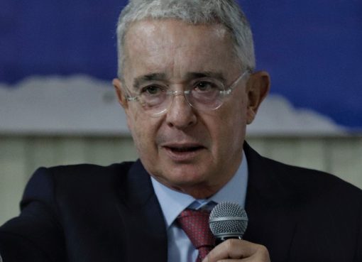 Histórico fallo: expresidente Álvaro Uribe es condenado en primera instancia a 12 años de detención domiciliaria por fraude procesal y soborno