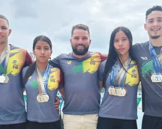 Natación quindiana logra 18 medallas y siete récords personales en torneo en Pereira