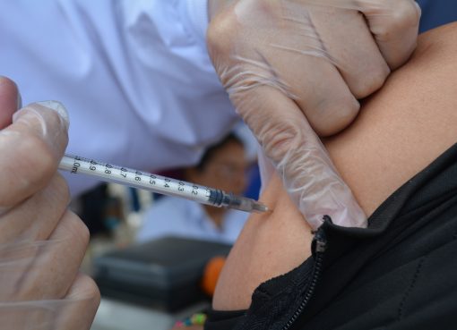 Vacunación contra el VPH llega a colegios de Armenia para proteger la salud de la niñez y adolescencia