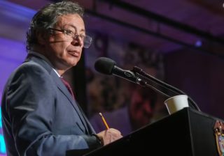 Petro rechaza la sanción del CNE a su campaña por violación de topes electorales