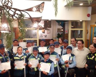 25 cuidadores de vehículos en Salento reciben certificación como promotores de turismo y convivencia