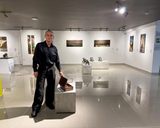 La antigua estación del ferrocarril de Armenia revive en la exposición ‘Corazón de Hierro’, del artista César Martínez