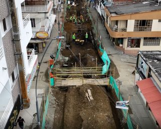 En un 30 % avanza la obra de rehabilitación de redes de la carrera 25 de Calarcá