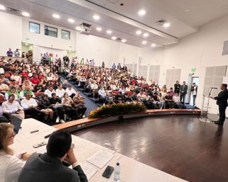 Armenia asegura el futuro profesional de 327 jóvenes con millonaria inversión en becas