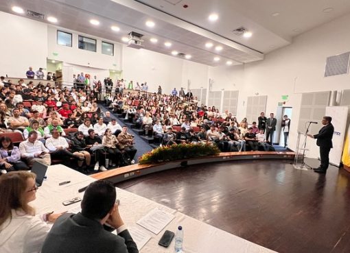 Armenia asegura el futuro profesional de 327 jóvenes con millonaria inversión en becas