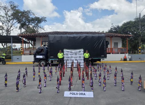 Operación Navidad: 96 peligrosas “Bazucas” de pólvora fueron incautadas en la vía Armenia-Ibagué