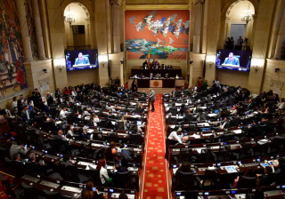 Gobierno prepara decreto para eliminar prima de hasta 15 millones a congresistas