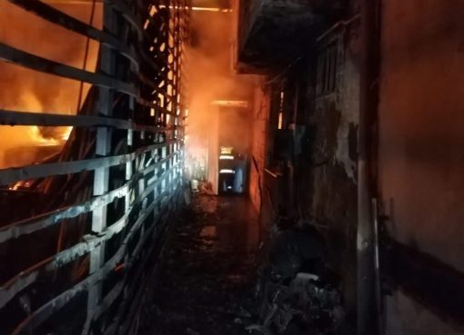 Tragedia en el sur de Armenia: Incendio en fábrica de muebles deja una víctima mortal y daños estructurales