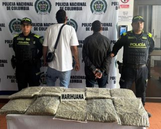 Golpe al microtráfico en Calarcá: Caen dos hombres con cargamento de marihuana oculto en un vehículo