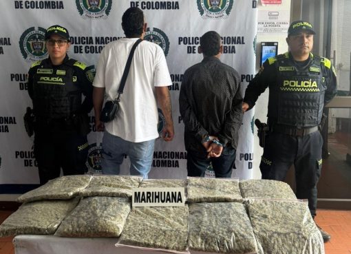 Golpe al microtráfico en Calarcá: Caen dos hombres con cargamento de marihuana oculto en un vehículo