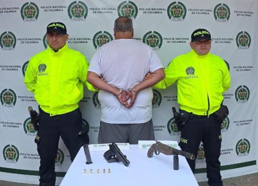 Capturado hombre de 57 años por portar un arma artesanal y traumática en la Tebaida