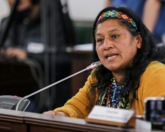 Iván Cepeda oficializa a la senadora Aída Quilcué como su fórmula vicepresidencial