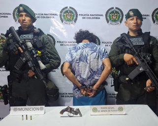 Alias “Luisito” es enviado a prisión tras ser capturado con un arma de fuego en la comuna 4 de Armenia