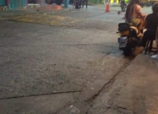 Ataque sicarial en plena plaza de Barcelona cobra la vida de un adolescente