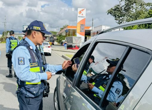 Ofensiva contra el mal parqueo en Armenia: van 1.800 vehículos inmovilizados en 2026