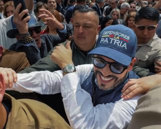 Denuncian ante la DNI presunto plan de fraude electoral que vincularía a De la Espriella