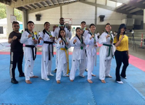 Orgullo Uniquindiano: Selección de Taekwondo brilla con ocho medallas en el Open de Pereira