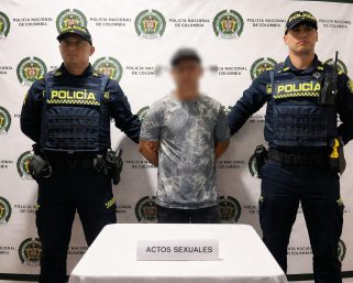 Hombre capturado en La Tebaida por grabar partes íntimas de mujeres en el Parque Principal