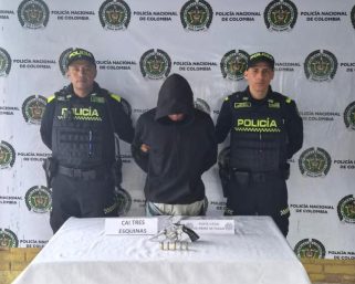 Capturado hombre con revólver en el barrio Vista Hermosa de Armenia. Ya tenía antecedentes por hurto
