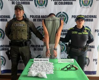 Capturado hombre de 28 años en flagrancia con arma y estupefacientes en Calarcá
