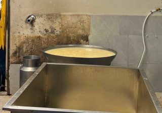 Operativo interinstitucional deja más de mil litros de leche incautados y un local cerrado en Armenia